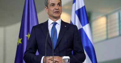 Greece PM accused of fuelling Elgin Marbles row in ongoing debate